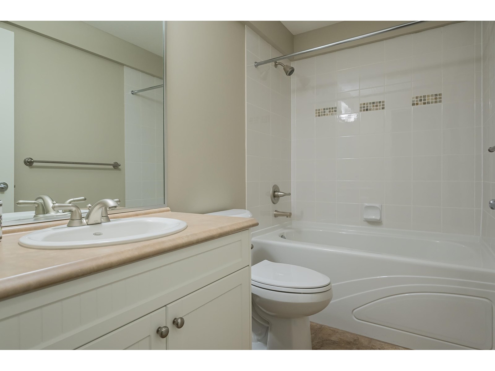 Photo 7 of 205 1787 154 Street, Surrey BC