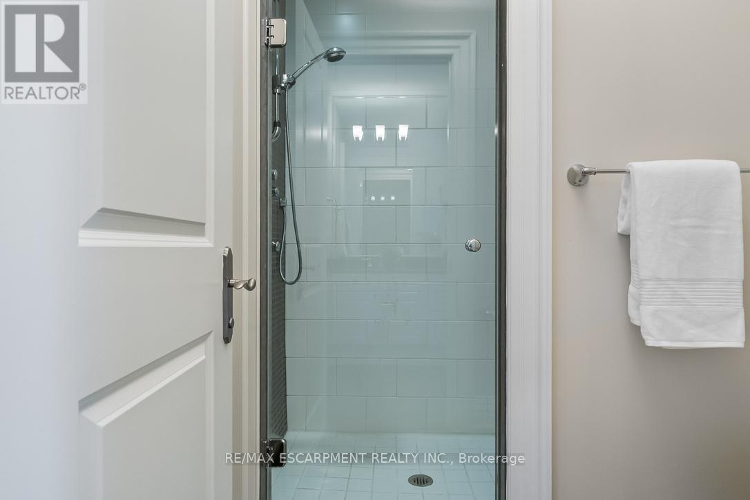 Photo 1 of 1229 Minaki Road, Mississauga ON