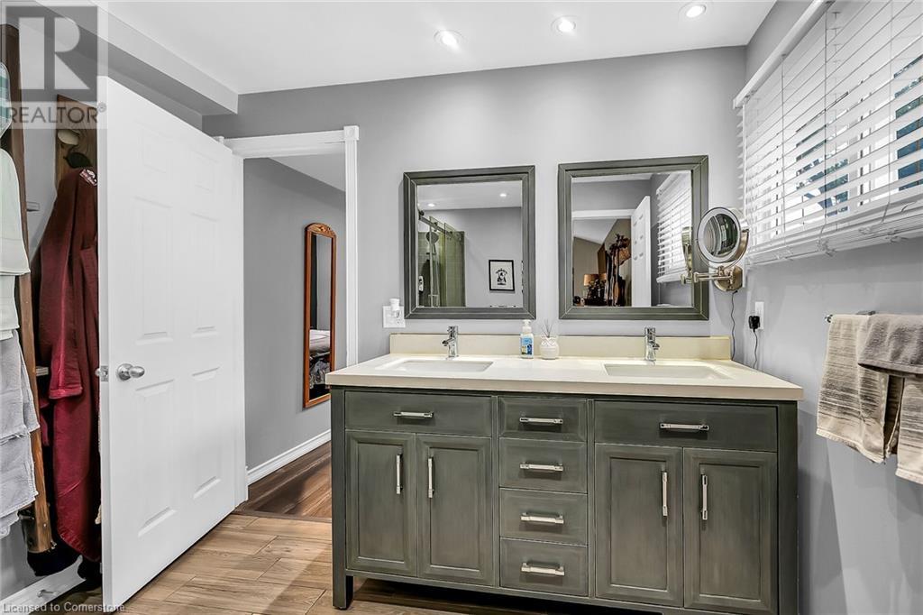 Photo 16 of 321 East 12 Th Street, Hamilton ON