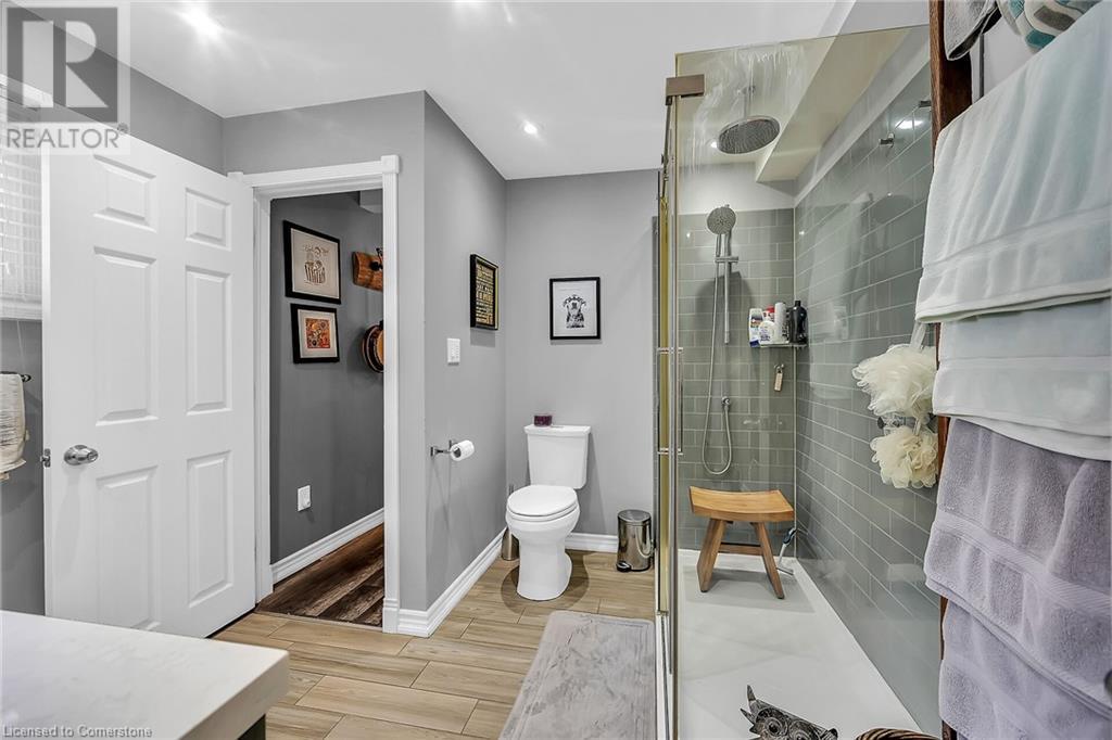 Photo 17 of 321 East 12 Th Street, Hamilton ON