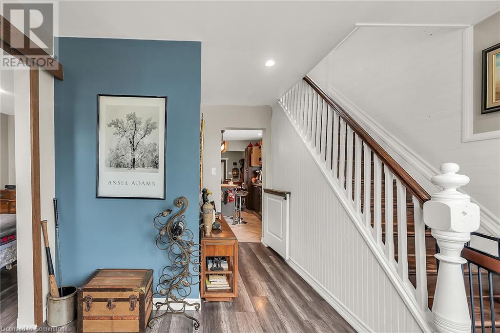 Photo 3 of 321 East 12 Th Street, Hamilton ON