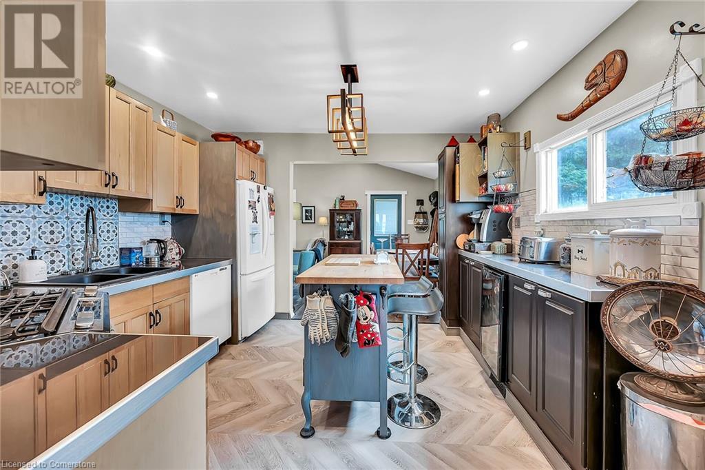 Photo 5 of 321 East 12 Th Street, Hamilton ON