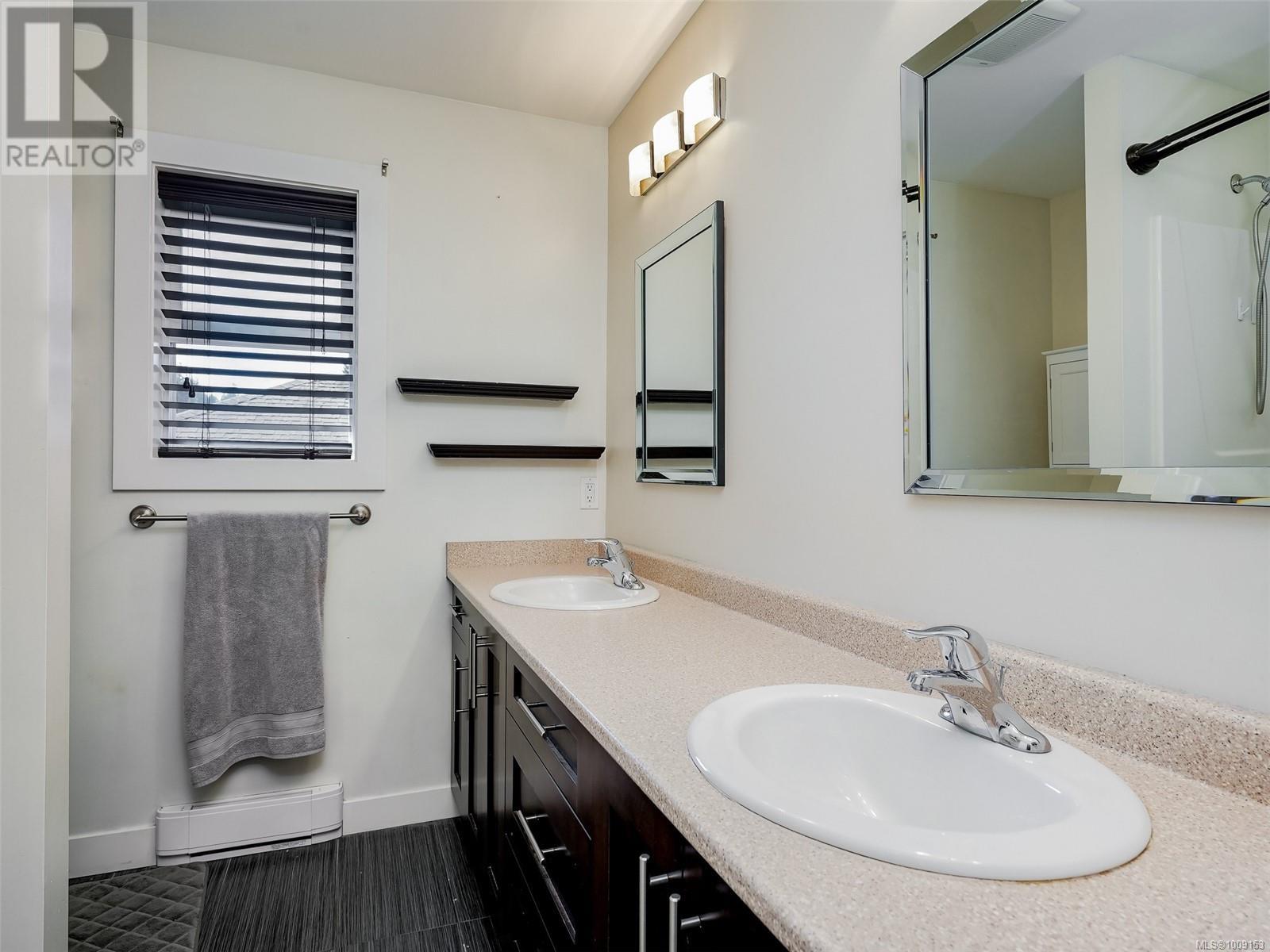 Photo 11 of 1042 Skylar Cir, Shawnigan Lake BC