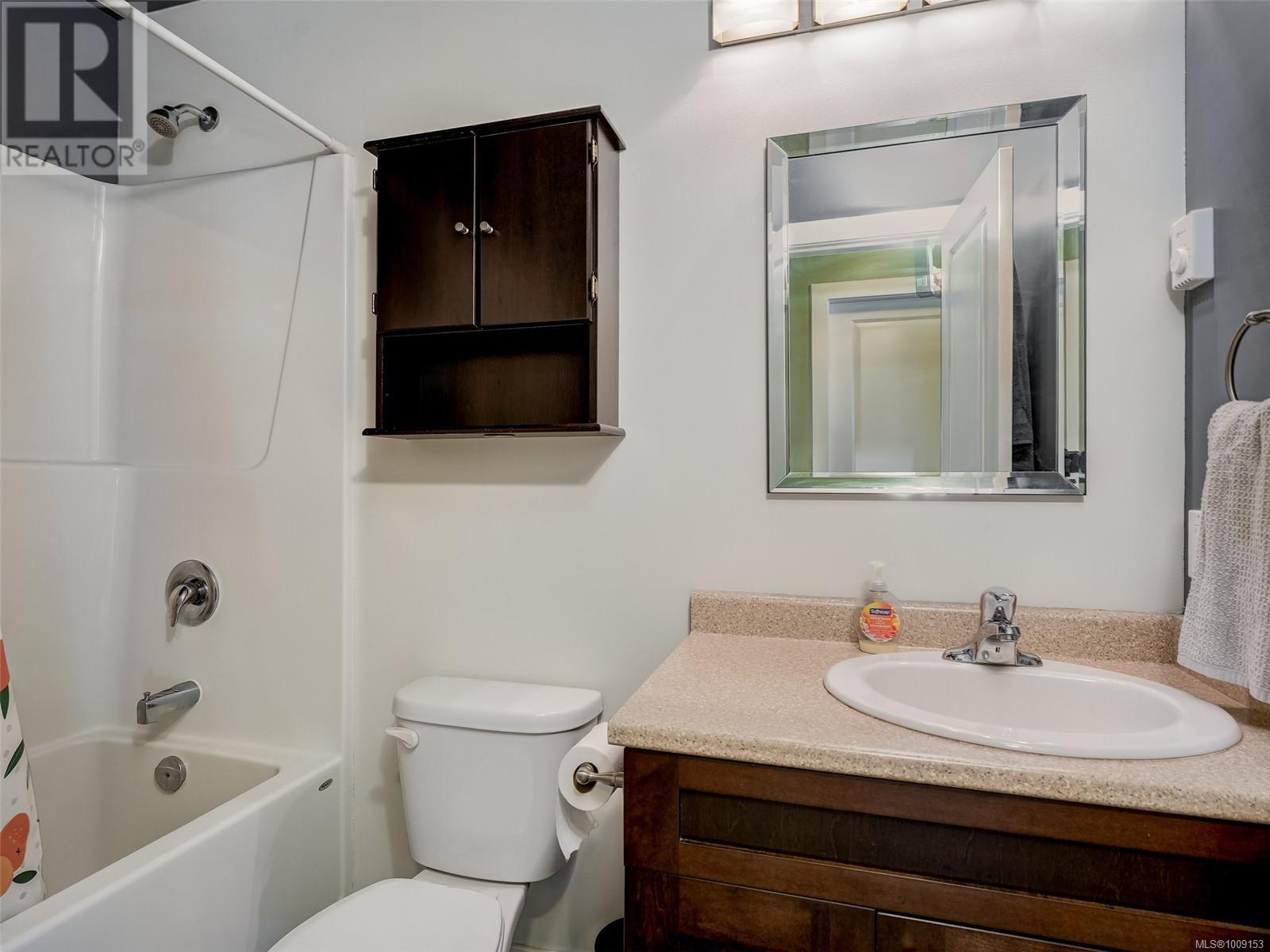 Photo 25 of 1042 Skylar Cir, Shawnigan Lake BC