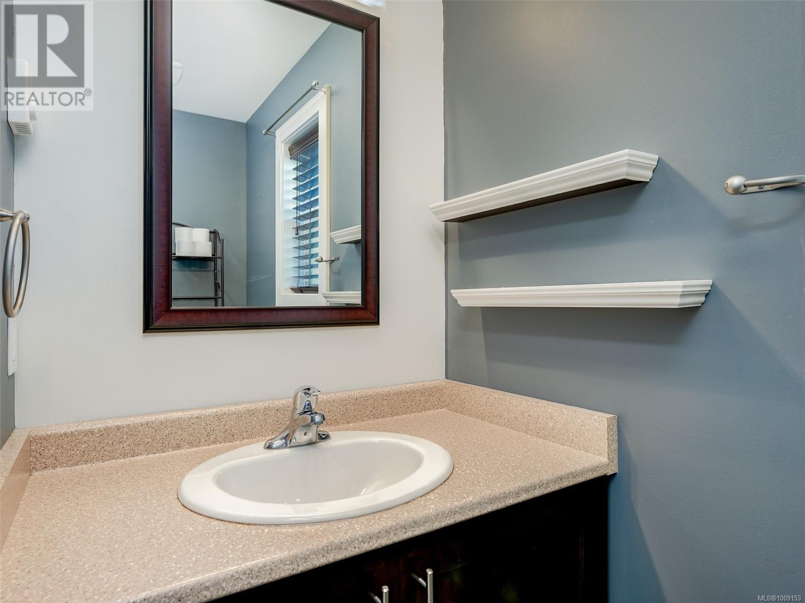 Photo 9 of 1042 Skylar Cir, Shawnigan Lake BC