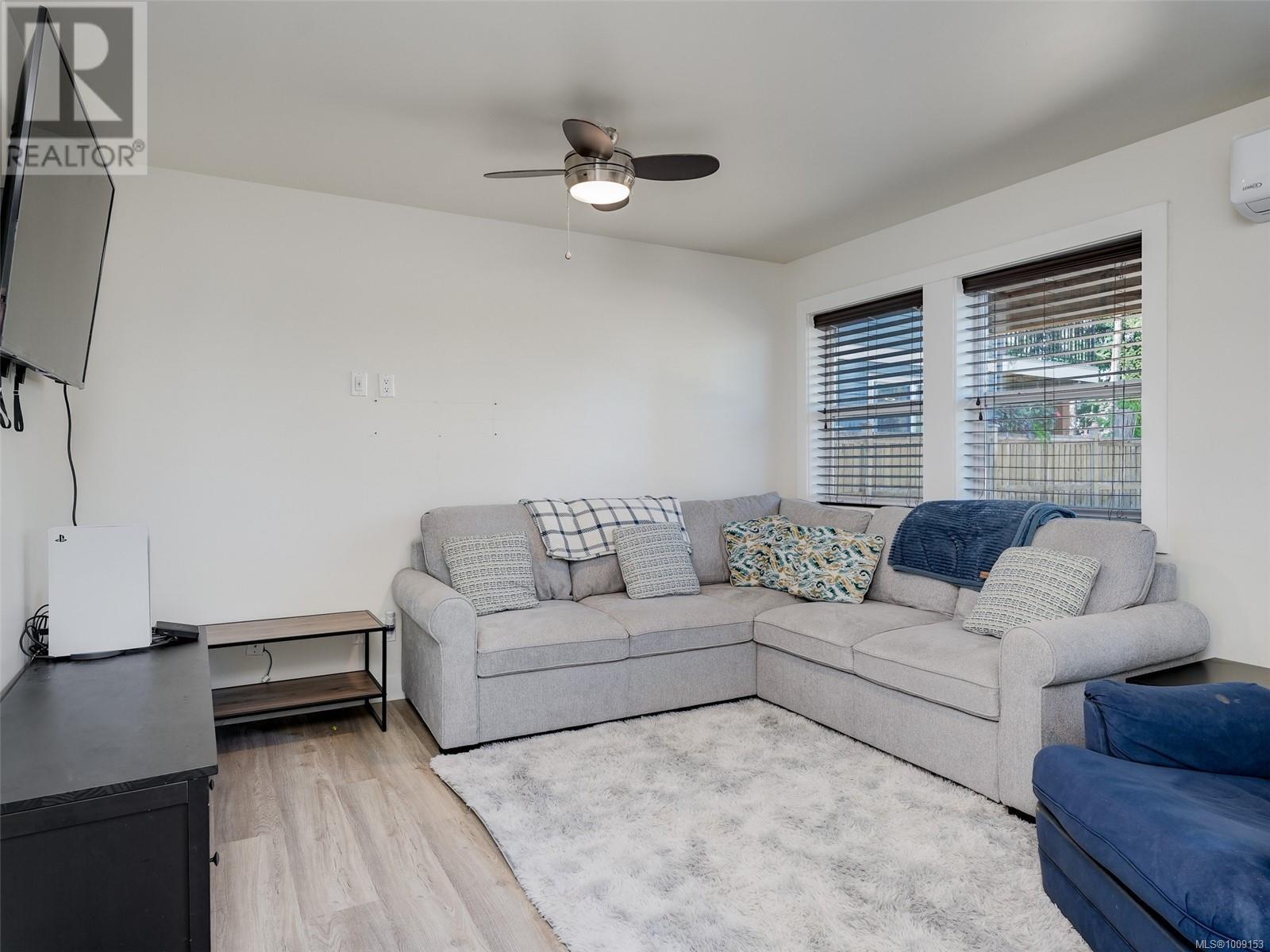 Photo 4 of 1042 Skylar Cir, Shawnigan Lake BC