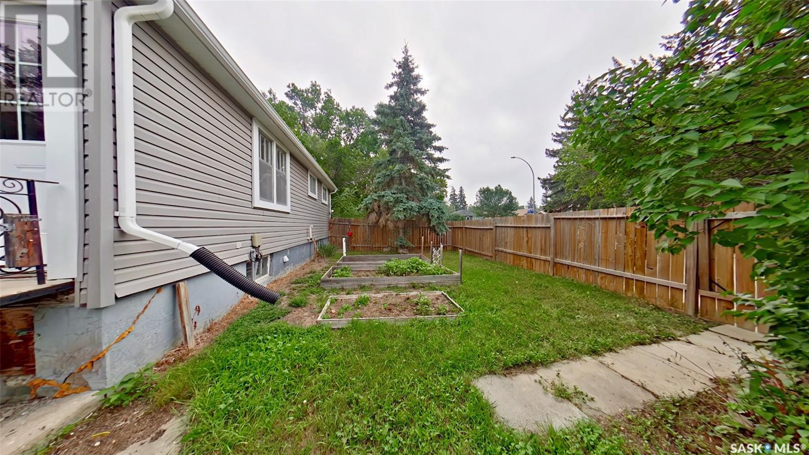 Photo 14 of 2480 Edgar Street, Regina SK