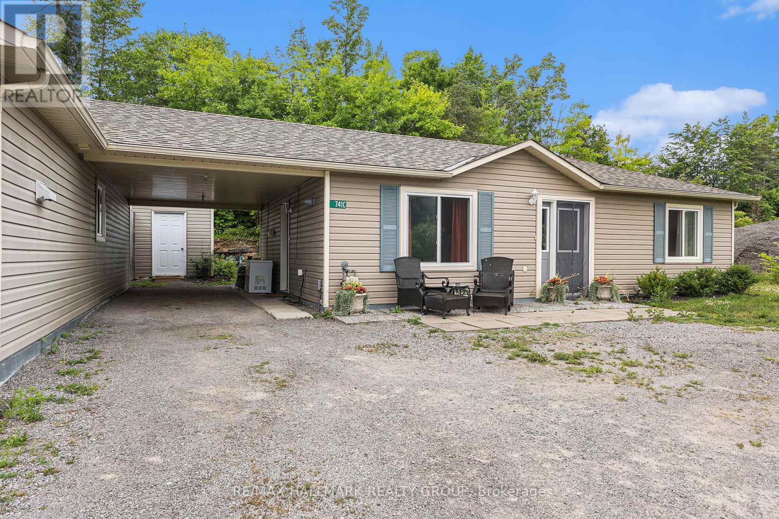Photo 11 of 735 River Road, Mcnab Braeside ON