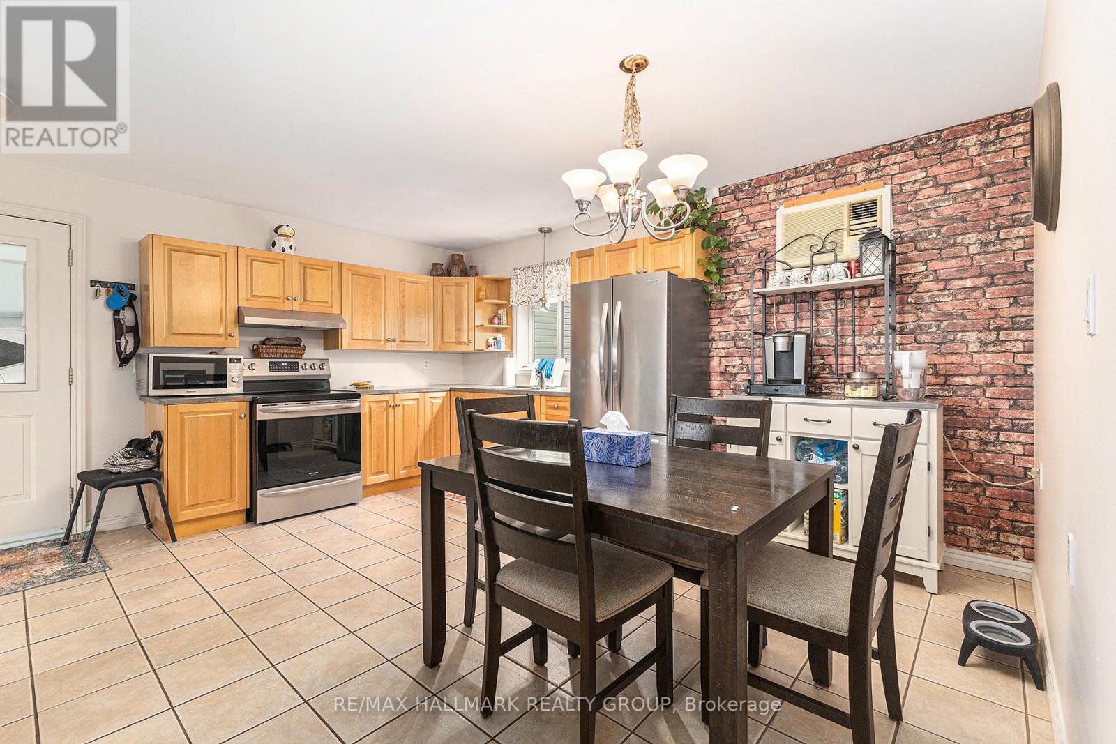 Photo 3 of 735 River Road, Mcnab Braeside ON