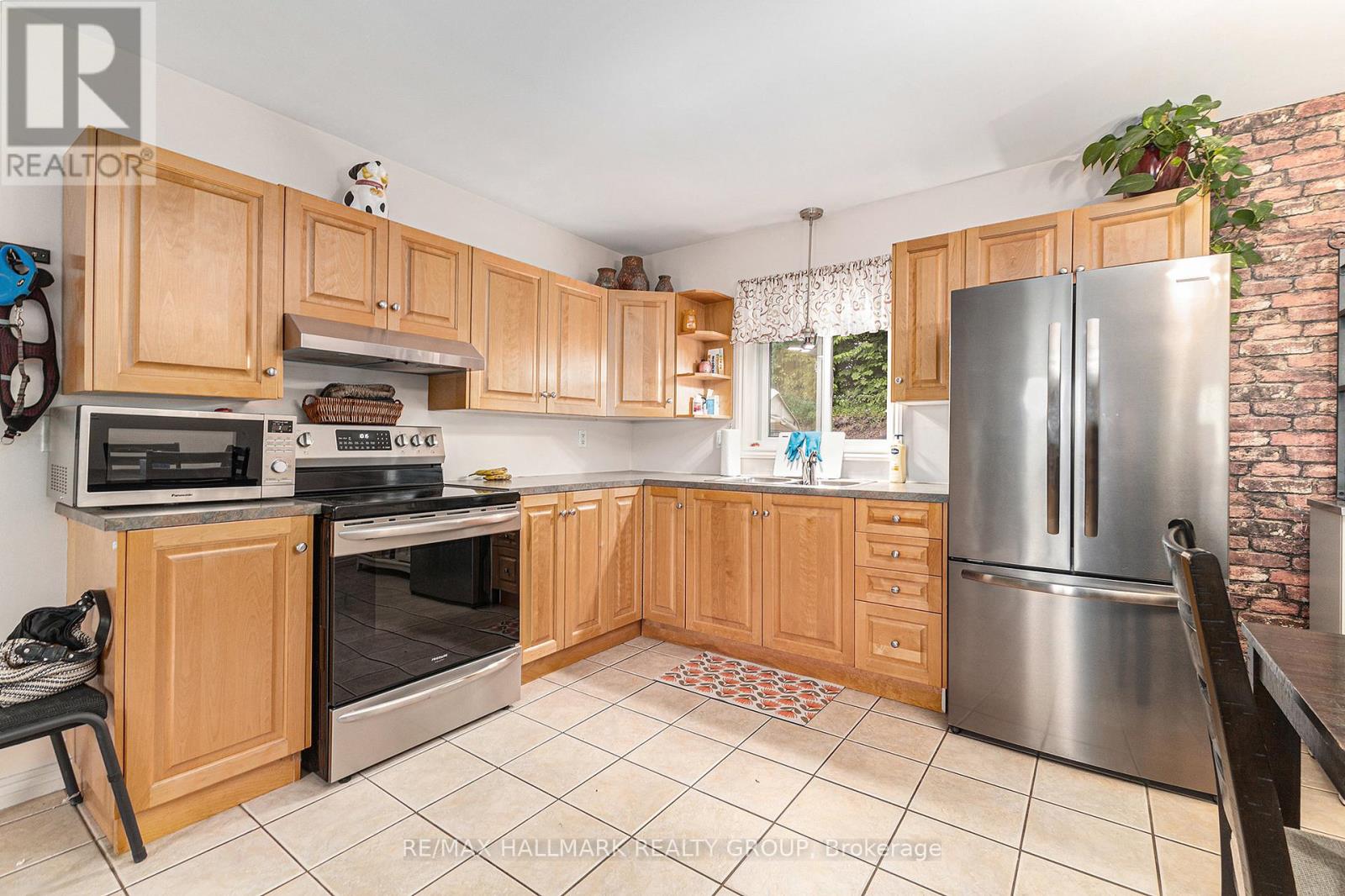 Photo 7 of 735 River Road, Mcnab Braeside ON