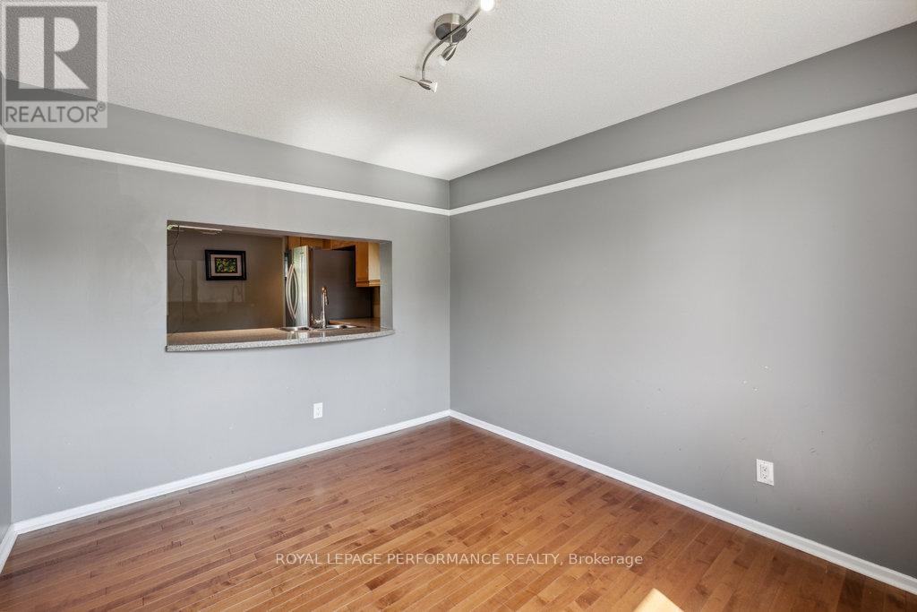 Photo 20 of 2045 Deerhurst Court, Ottawa ON