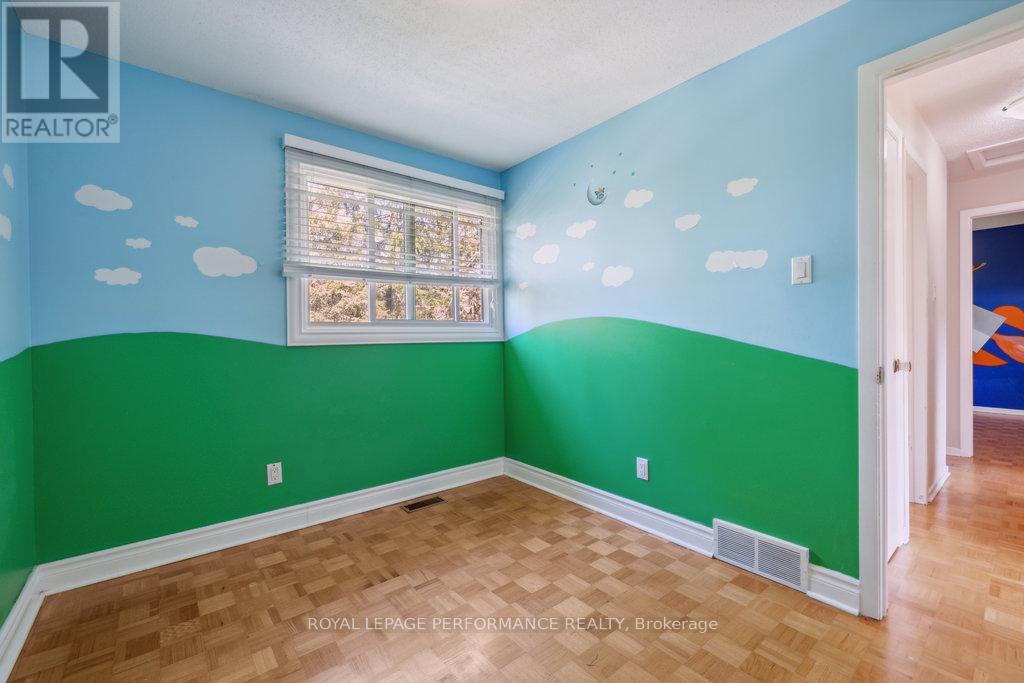 Photo 40 of 2045 Deerhurst Court, Ottawa ON