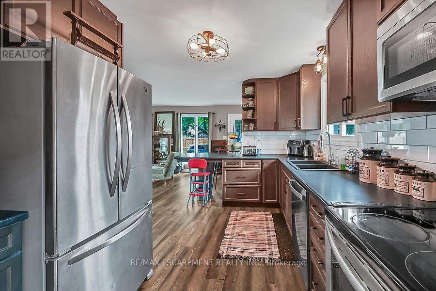 Photo 21 of 44 Ravine Crescent, Haldimand ON