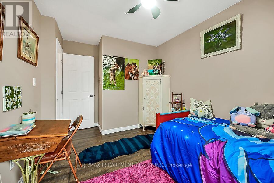 Photo 18 of 44 Ravine Crescent, Haldimand ON