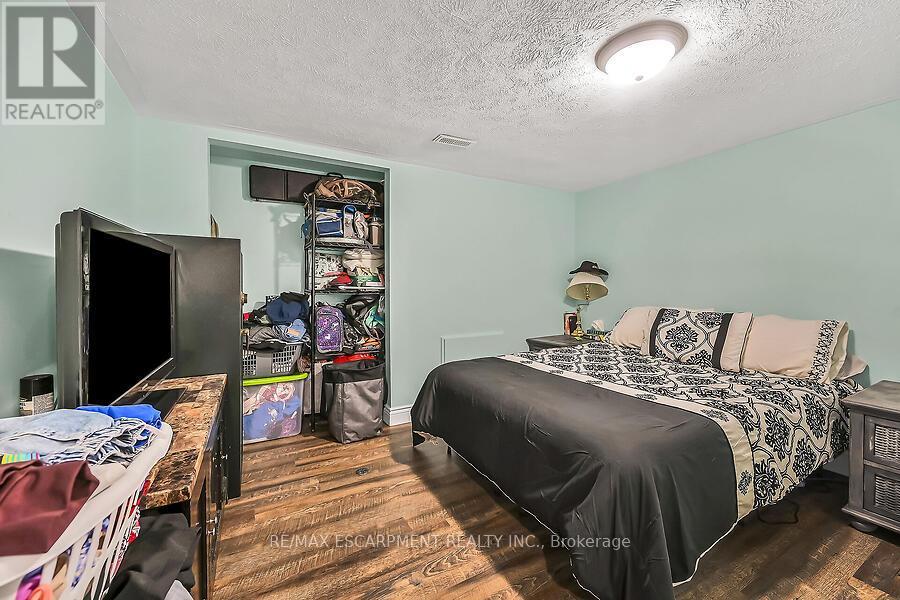 Photo 43 of 44 Ravine Crescent, Haldimand ON