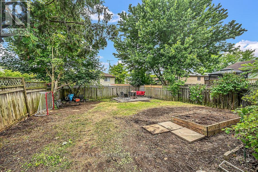 Photo 3 of 44 Ravine Crescent, Haldimand ON