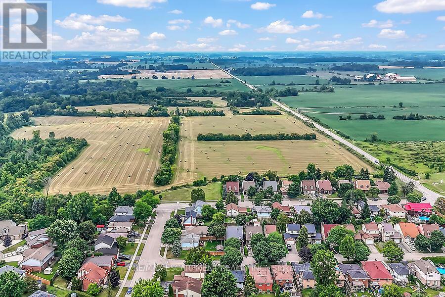 Photo 13 of 44 Ravine Crescent, Haldimand ON