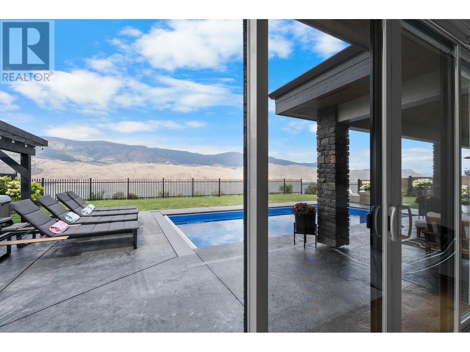 Photo 6 of 338 Rue Cheval Noir, Kamloops BC