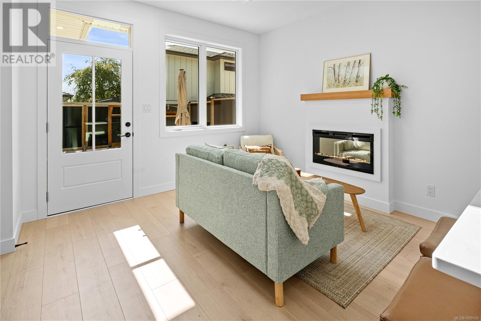 Photo 8 of C 568 Kay St, Saanich BC