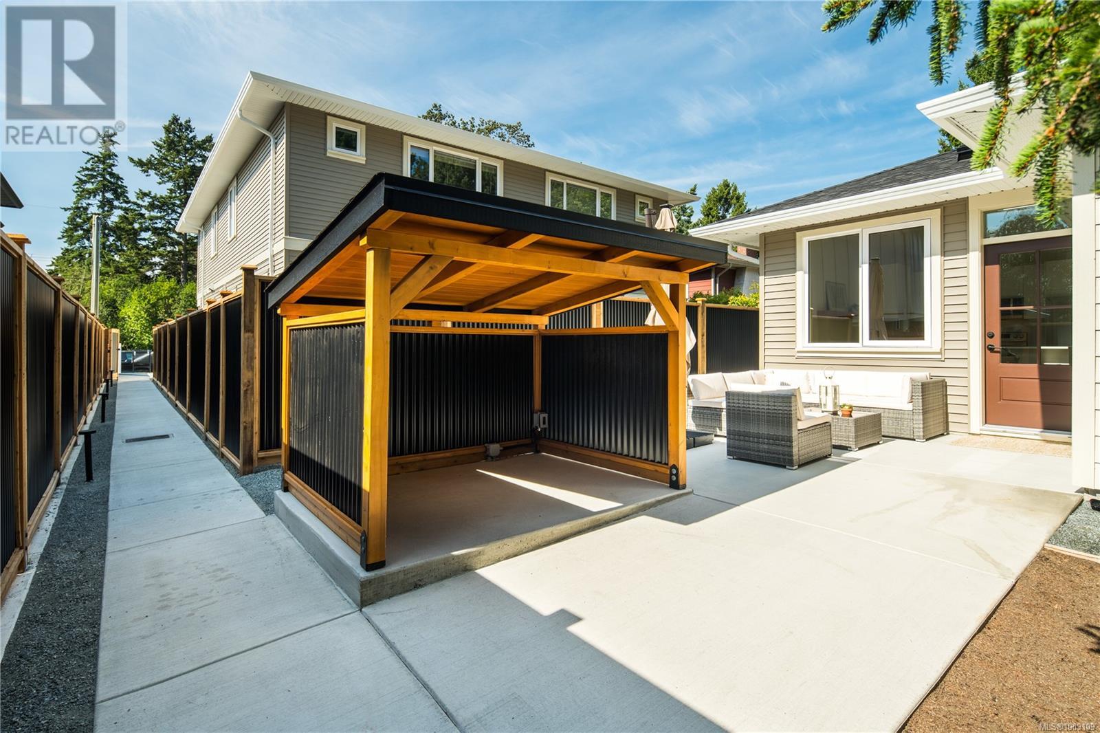 Photo 12 of C 568 Kay St, Saanich BC