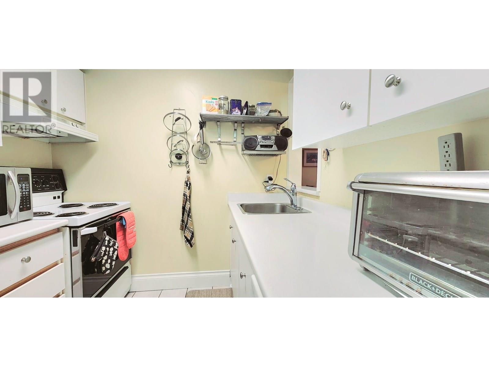 Photo 11 of 208 811 Helmcken Street, Vancouver BC