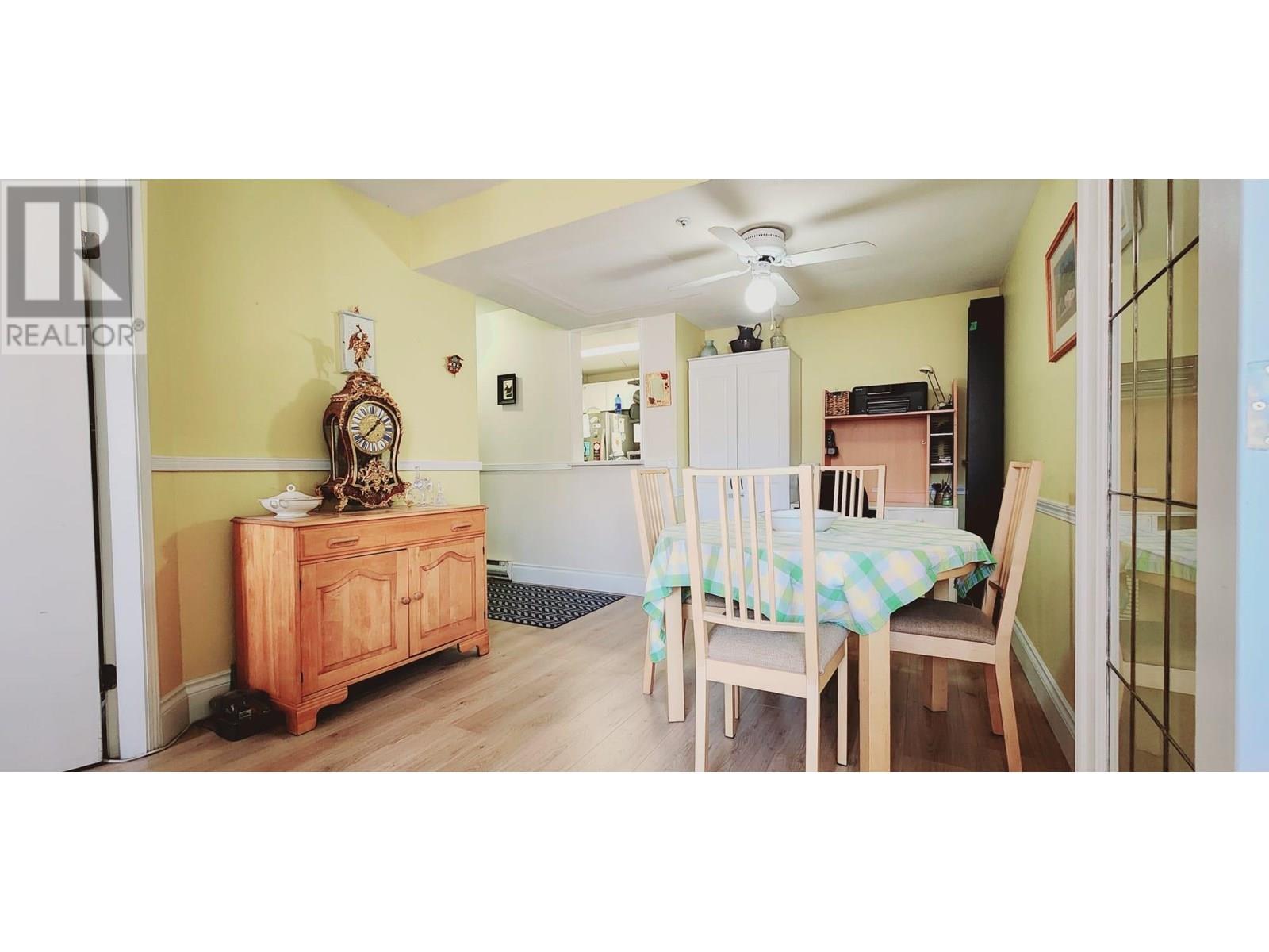 Photo 3 of 208 811 Helmcken Street, Vancouver BC
