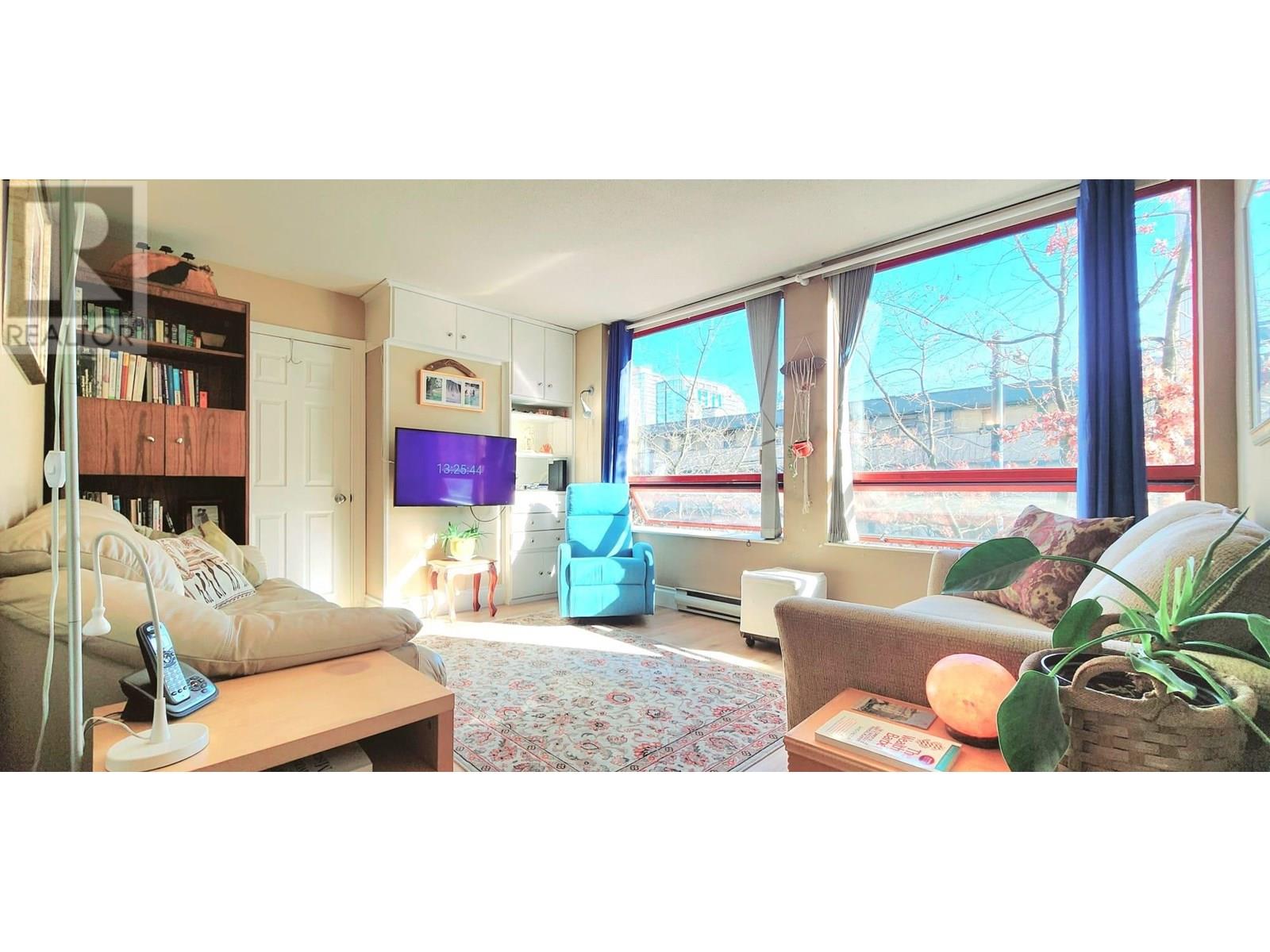 Photo 4 of 208 811 Helmcken Street, Vancouver BC