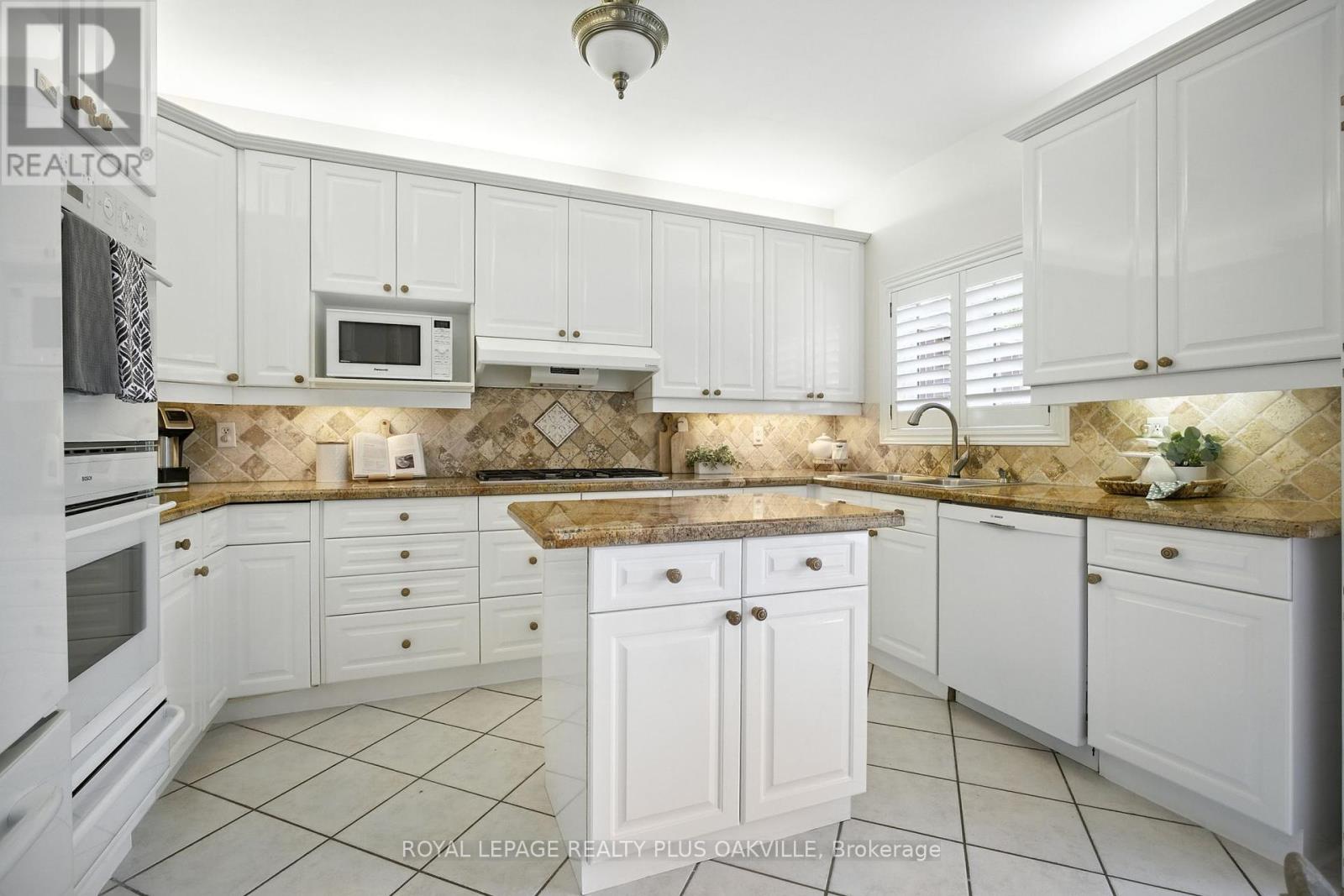 Photo 39 of 2272 Overfield Road, Oakville ON