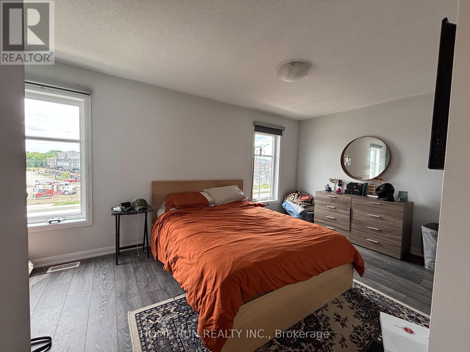 Photo 18 of 1123 Speedvale Crescent, Ottawa ON
