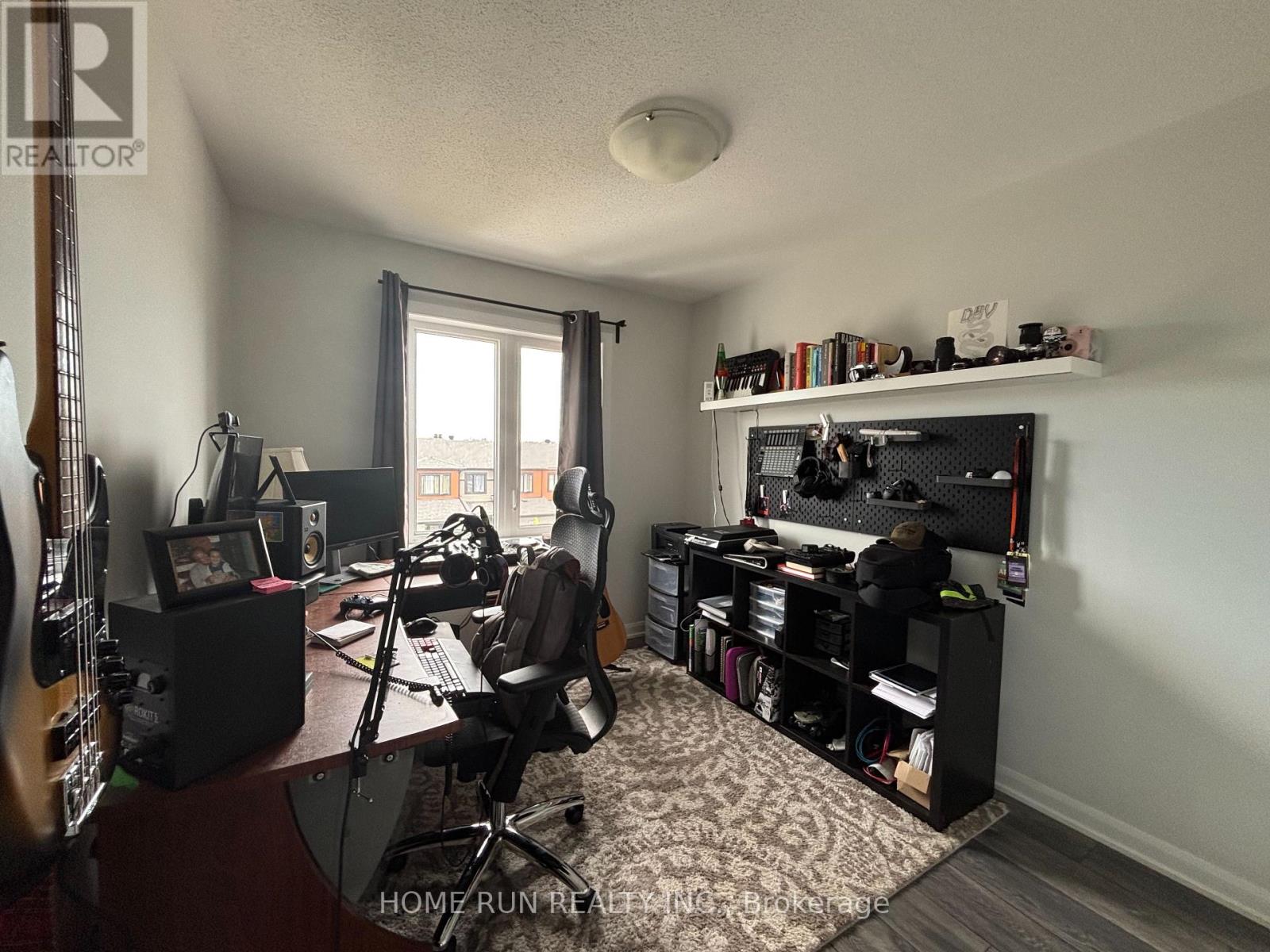 Photo 10 of 1123 Speedvale Crescent, Ottawa ON