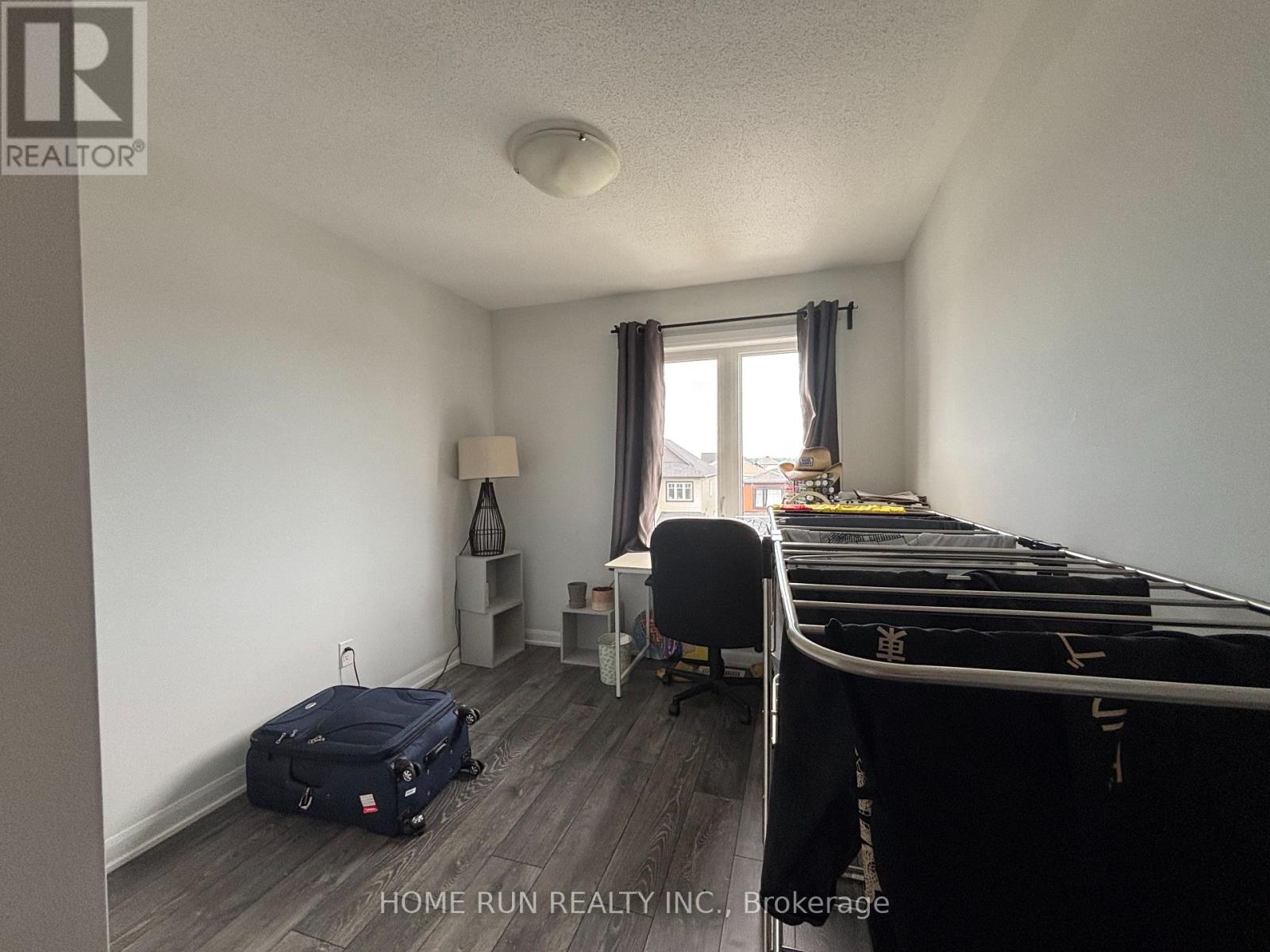 Photo 23 of 1123 Speedvale Crescent, Ottawa ON