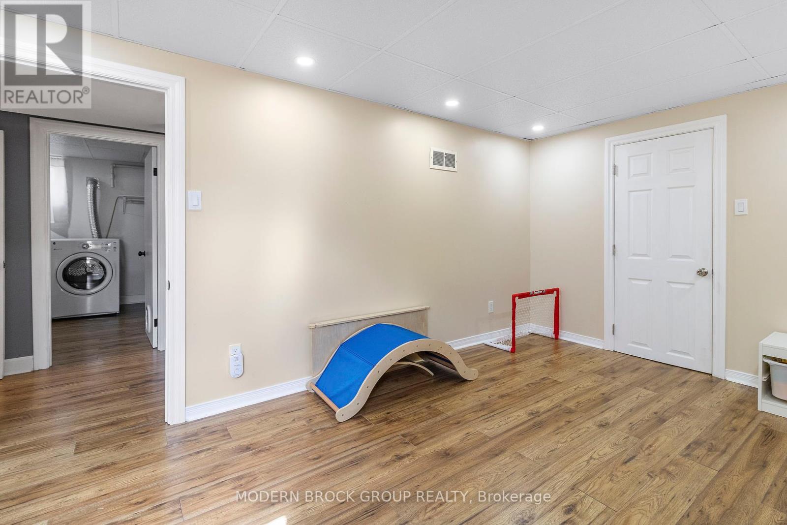 Photo 33 of 493 Dibble Street W, Prescott ON
