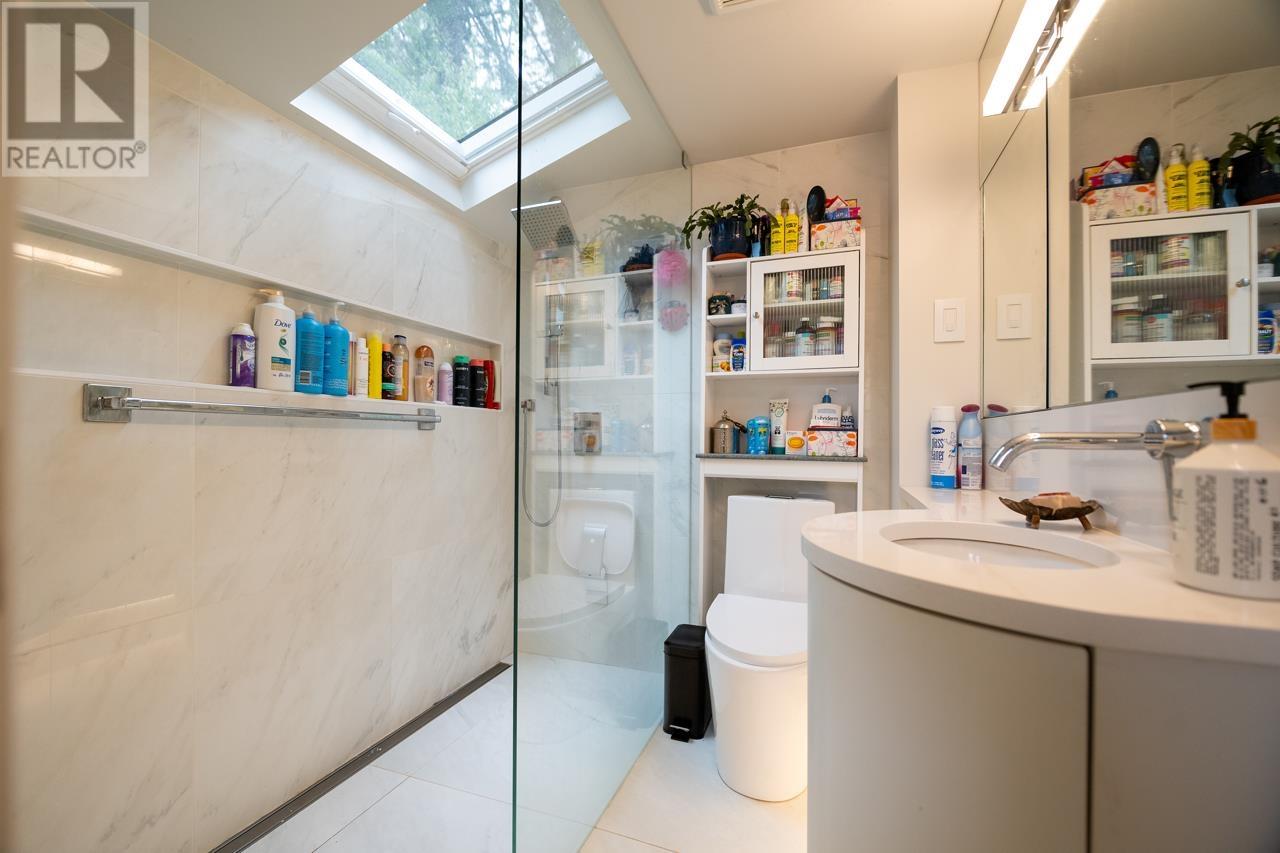 2268 EDGEMONT BOULEVARD, North Vancouver