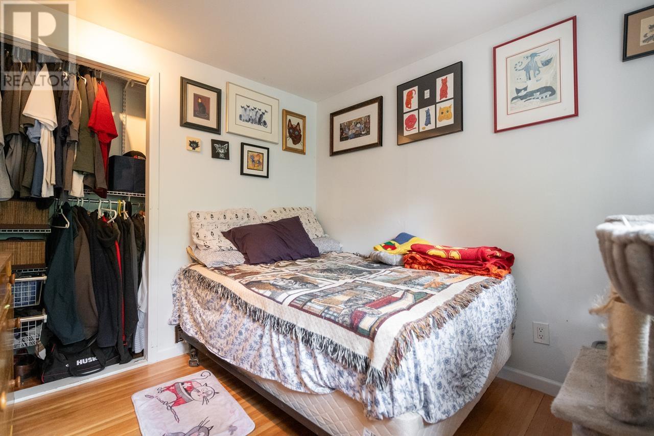 2268 EDGEMONT BOULEVARD, North Vancouver