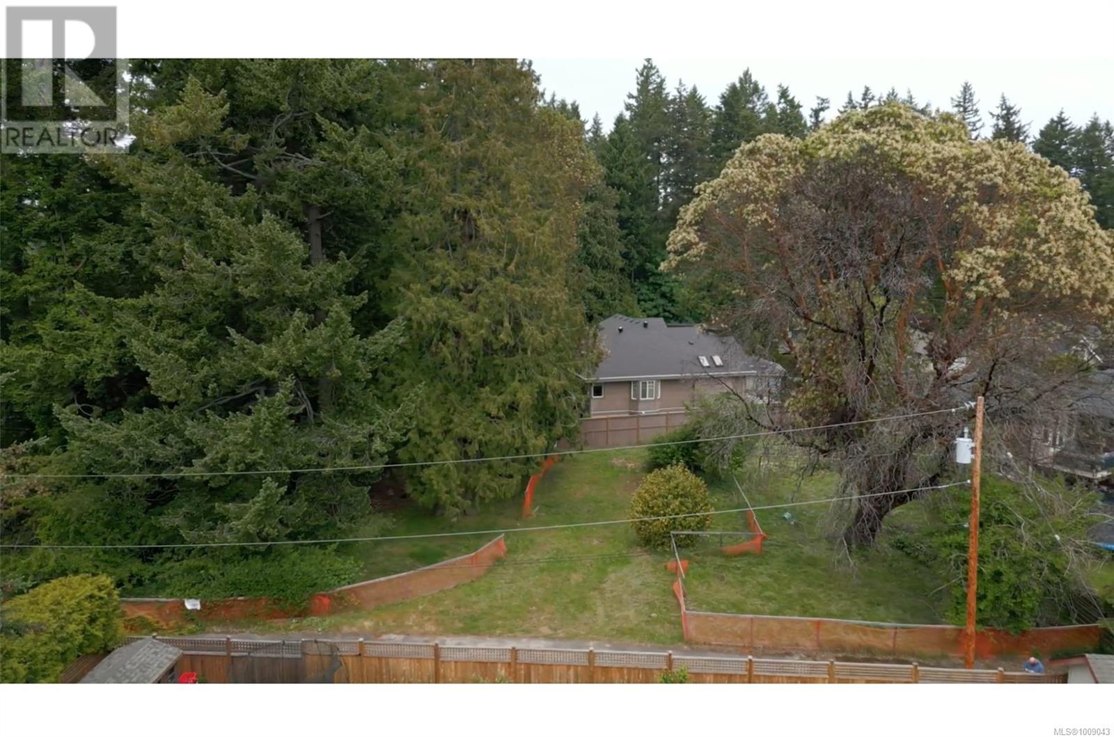 Photo 10 of 5225 Santa Clara Ave, Saanich BC