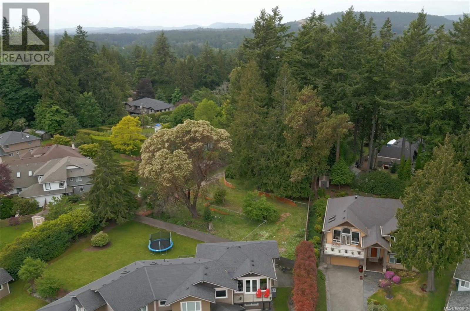 Photo 21 of 5225 Santa Clara Ave, Saanich BC