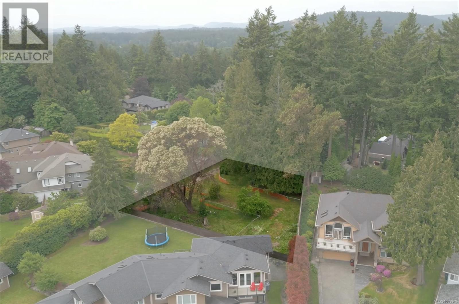 Photo 22 of 5225 Santa Clara Ave, Saanich BC