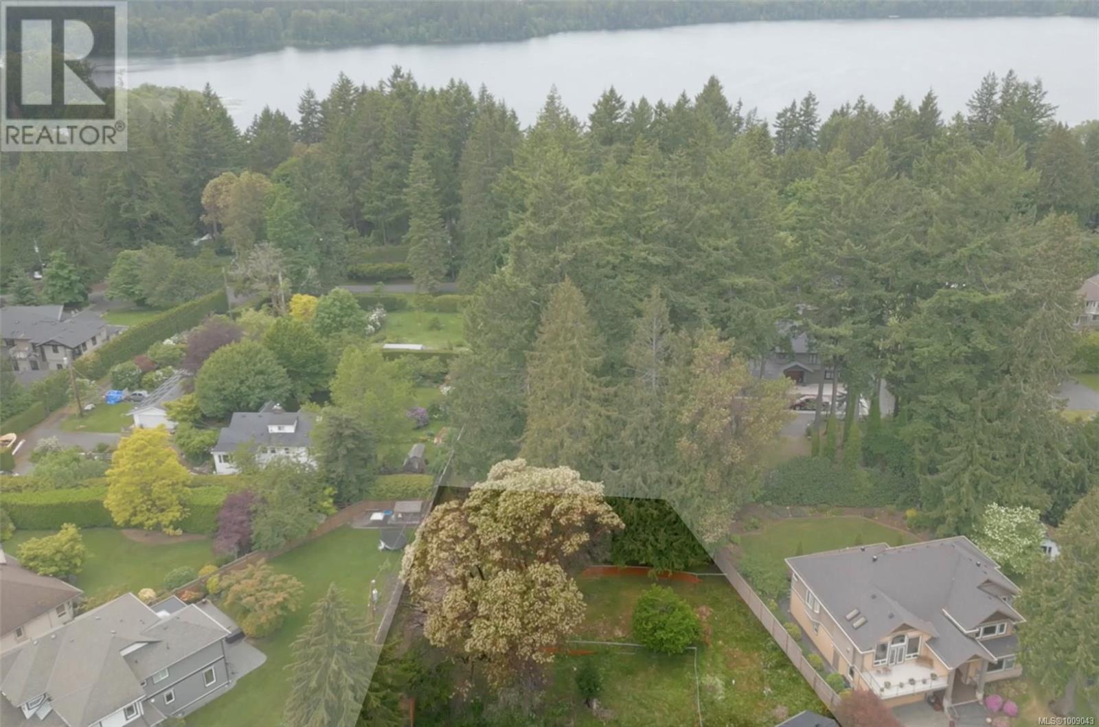 Photo 7 of 5225 Santa Clara Ave, Saanich BC