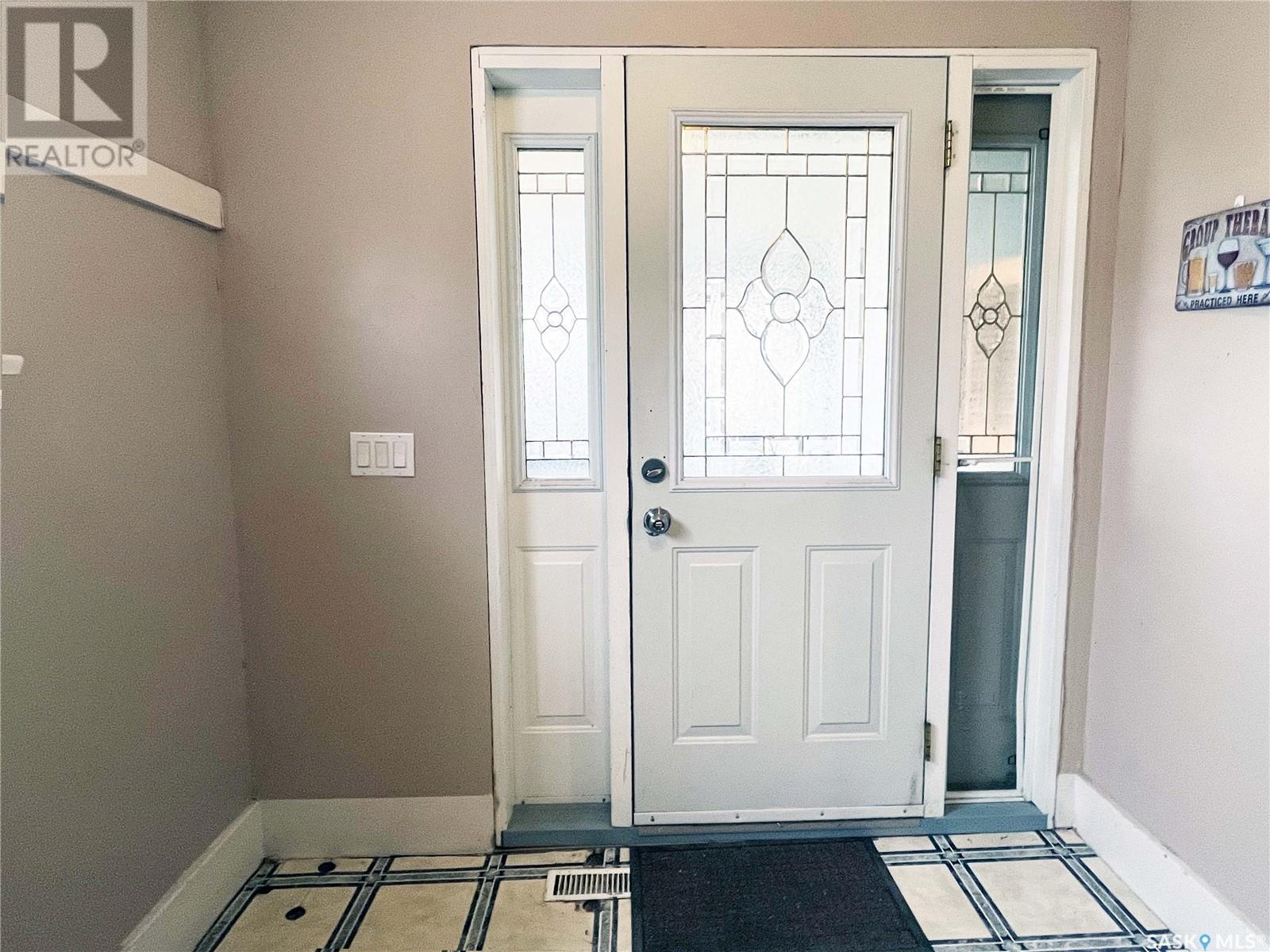 394 2nd STREET - Photo 2 of 24, Shaunavon, Saskatchewan