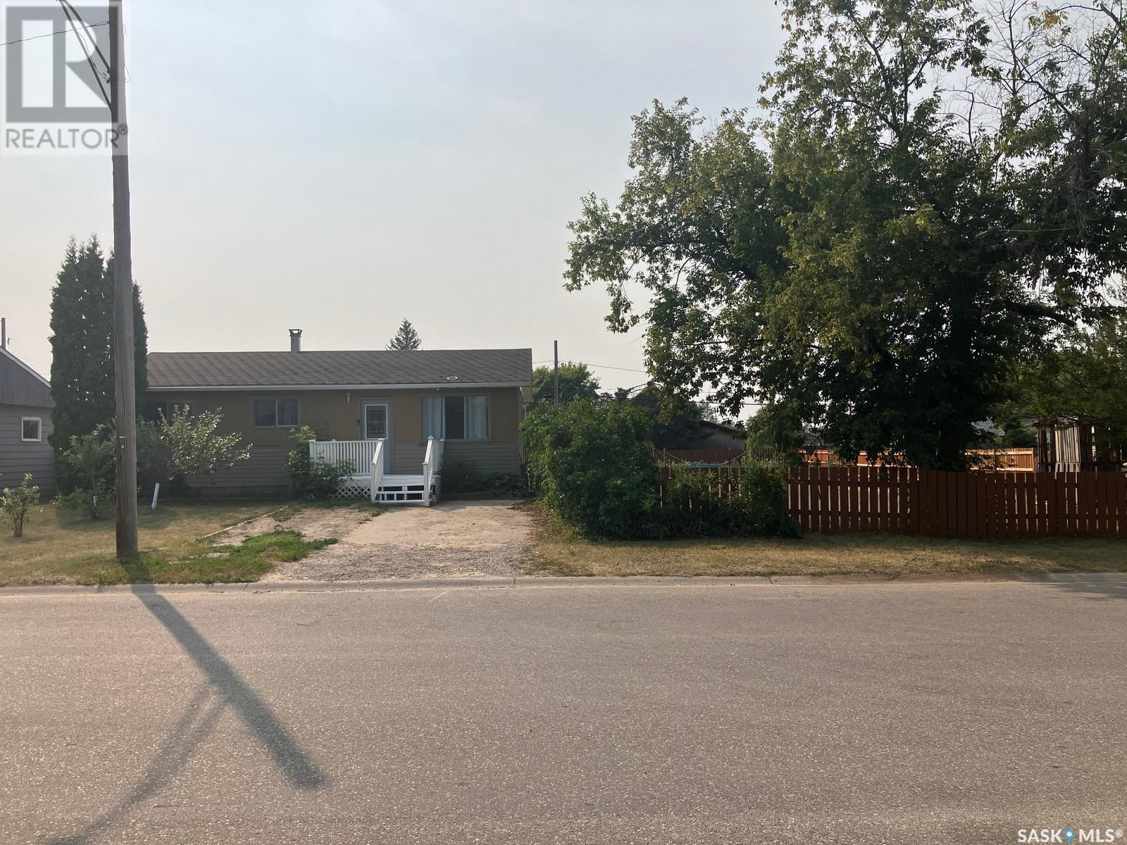 110 4th STREET N - Photo 2 of 44, Nipawin, Saskatchewan