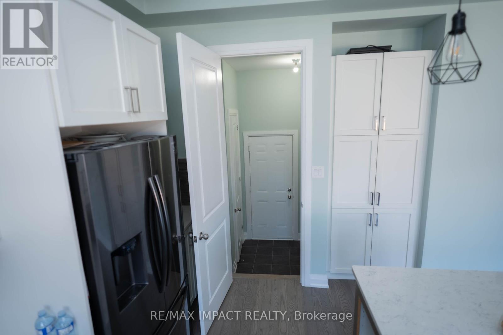 Photo 41 of 11 Larkin Lane, Clarington ON