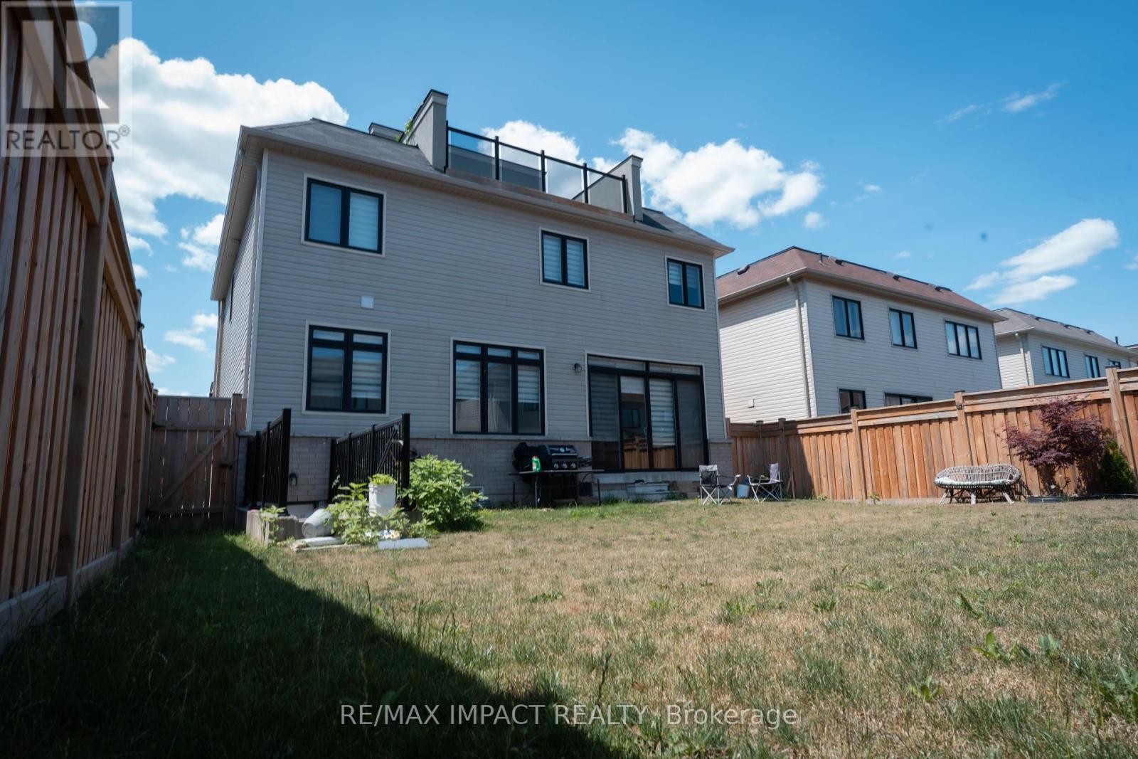 Photo 17 of 11 Larkin Lane, Clarington ON
