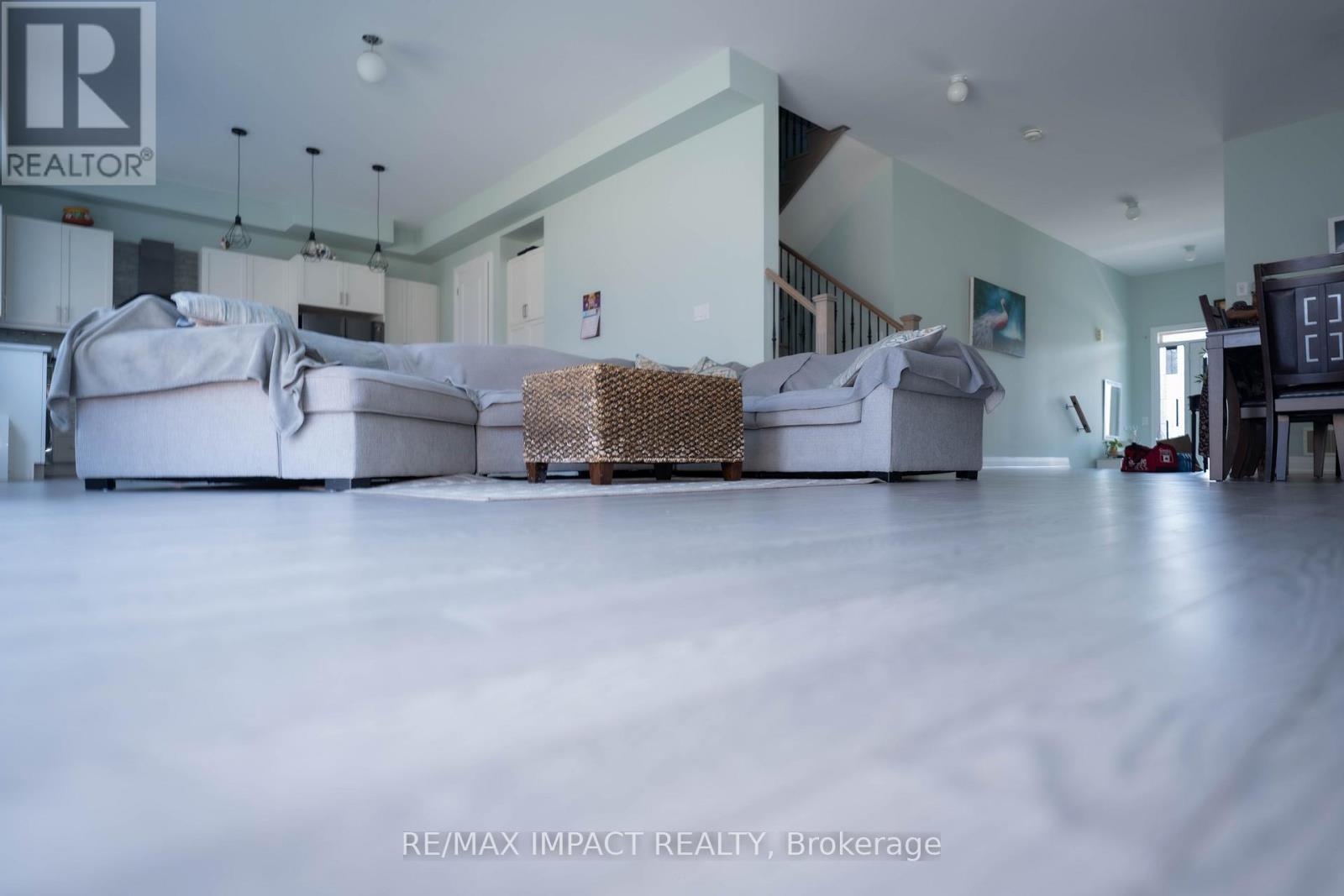 Photo 38 of 11 Larkin Lane, Clarington ON
