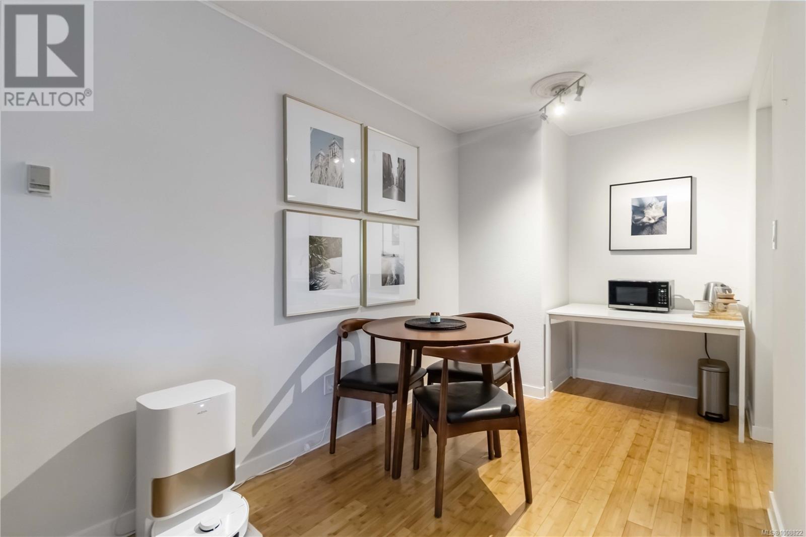 236 2930 Washington Avenue, Victoria