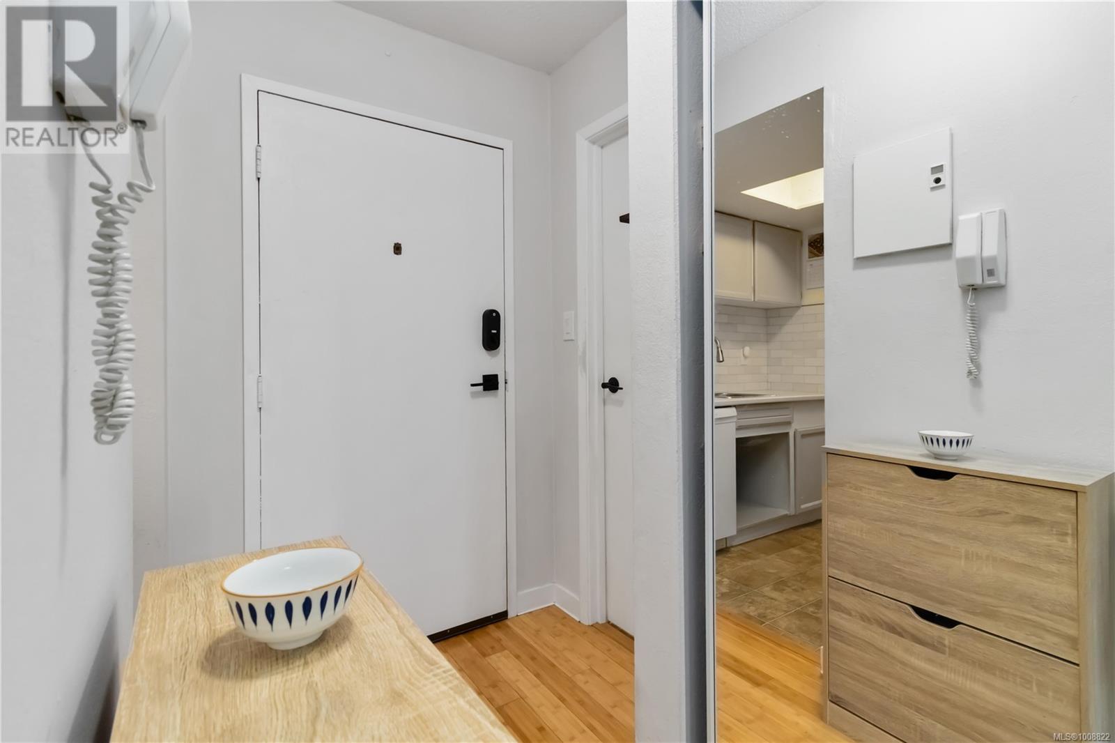 236 2930 Washington Avenue, Victoria