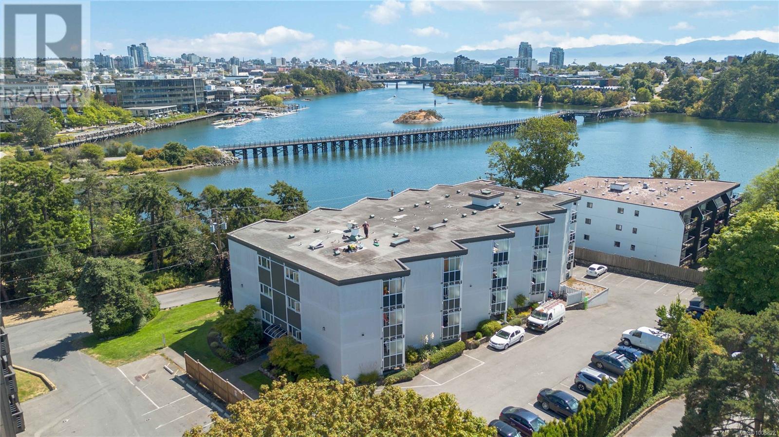 236 2930 Washington Avenue, Victoria