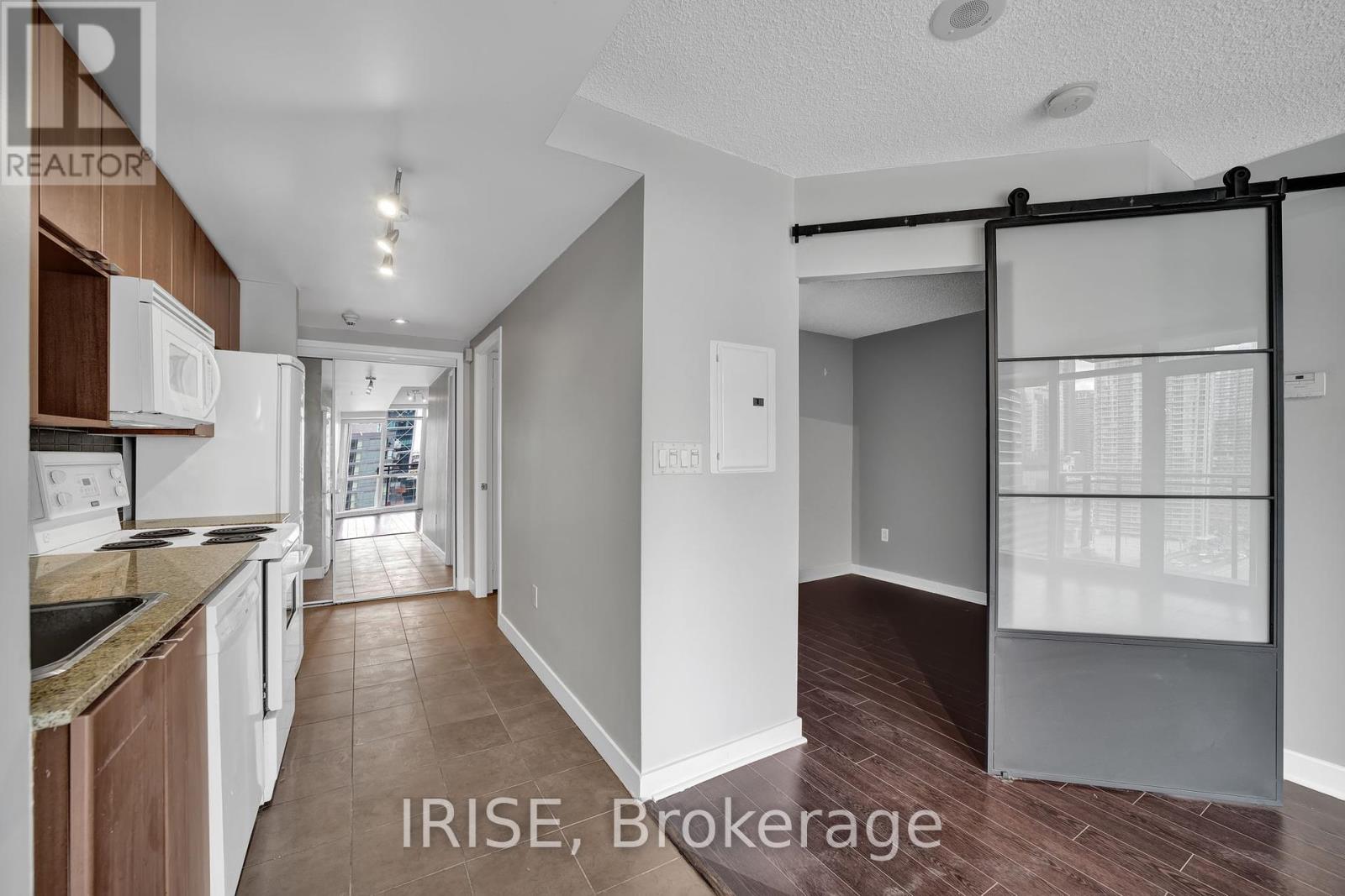 Photo 13 of 2005 11 Brunel Court, Toronto ON