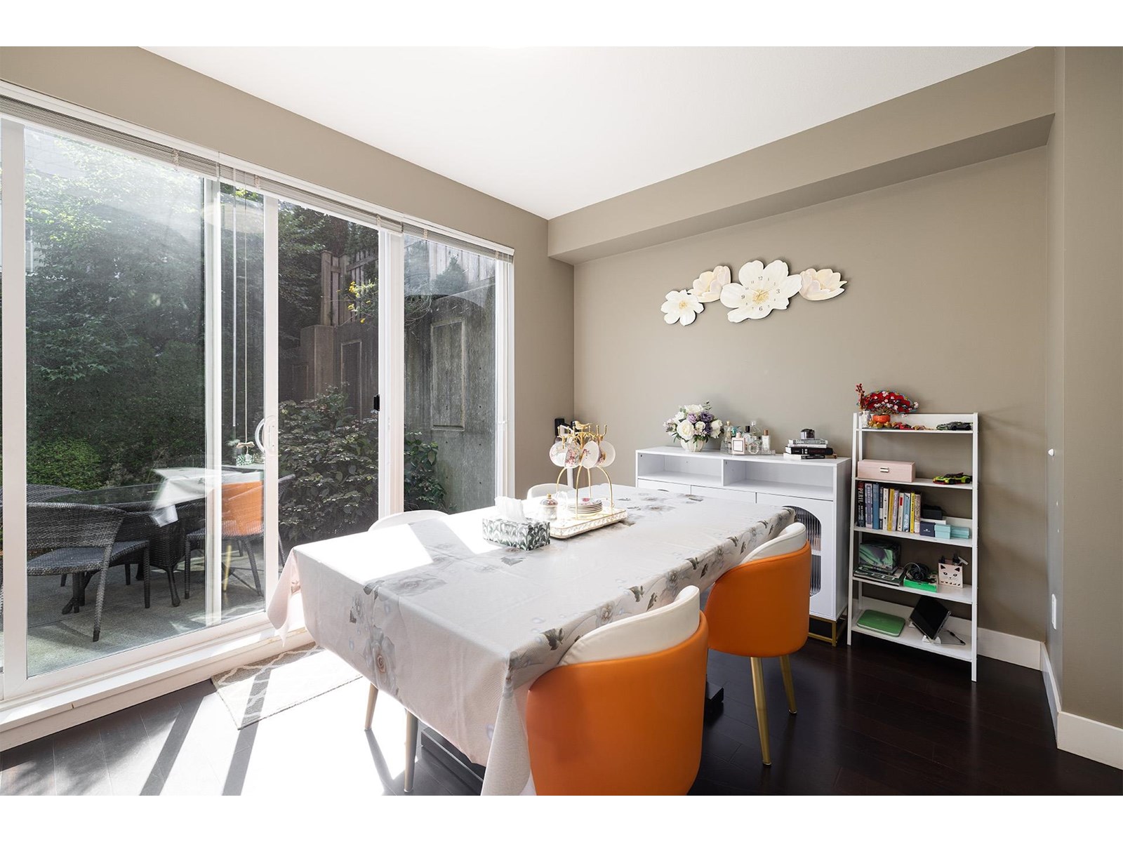Photo 9 of 202 2501 161 A Street, Surrey BC