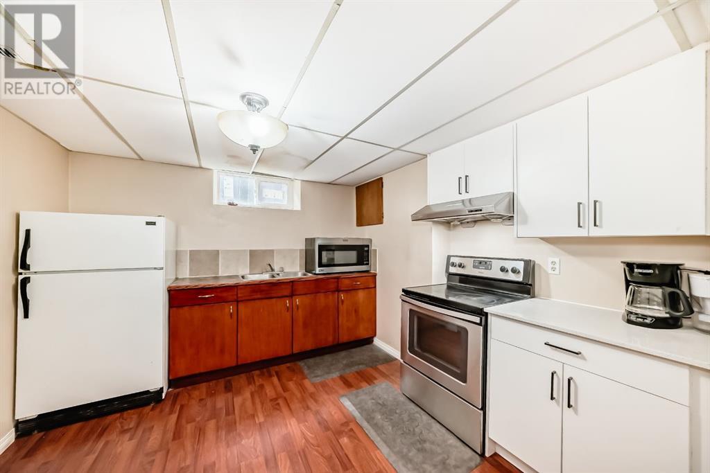 Single Family House Bungalow for Sale in  Pinegreen Close NE Pineridge Calgary 