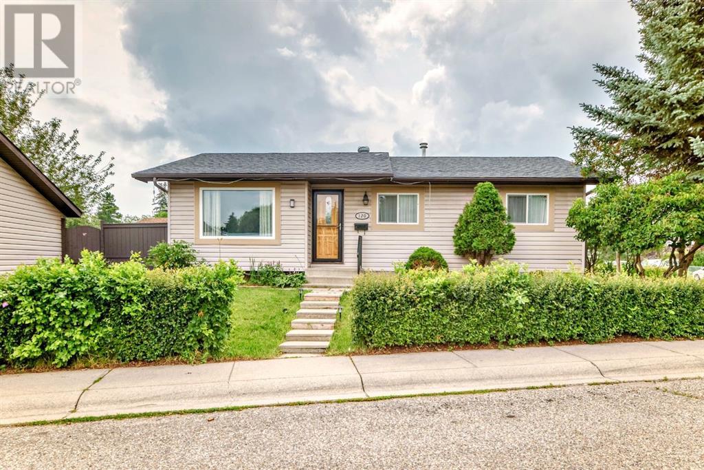 Single Family House Bungalow for Sale in  Pinegreen Close NE Pineridge Calgary 